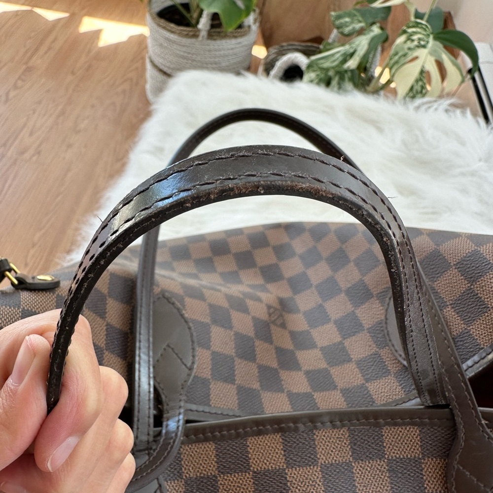 Louis Vuitton Neverfull MM - Picture 9 of 14